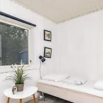 Hébergement de vacances Secluded Lagoon Retreat In Hou-by Traum *