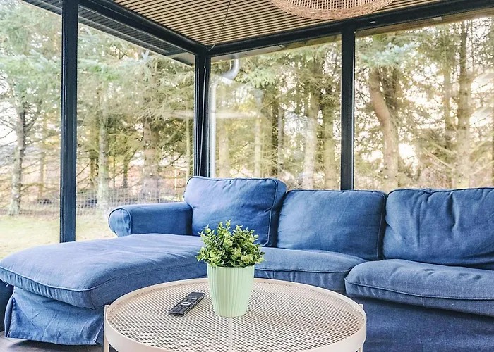 Secluded Lagoon Retreat In Hou-by Traum Hals
